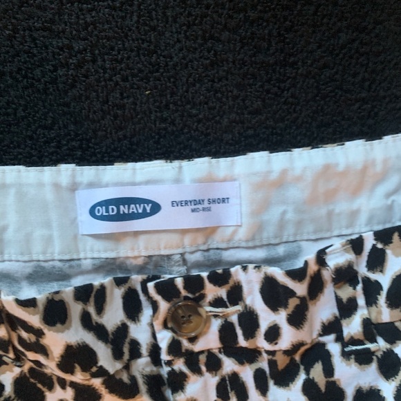 Cheetah print mid-rise old navy shorts - Picture 3 of 4